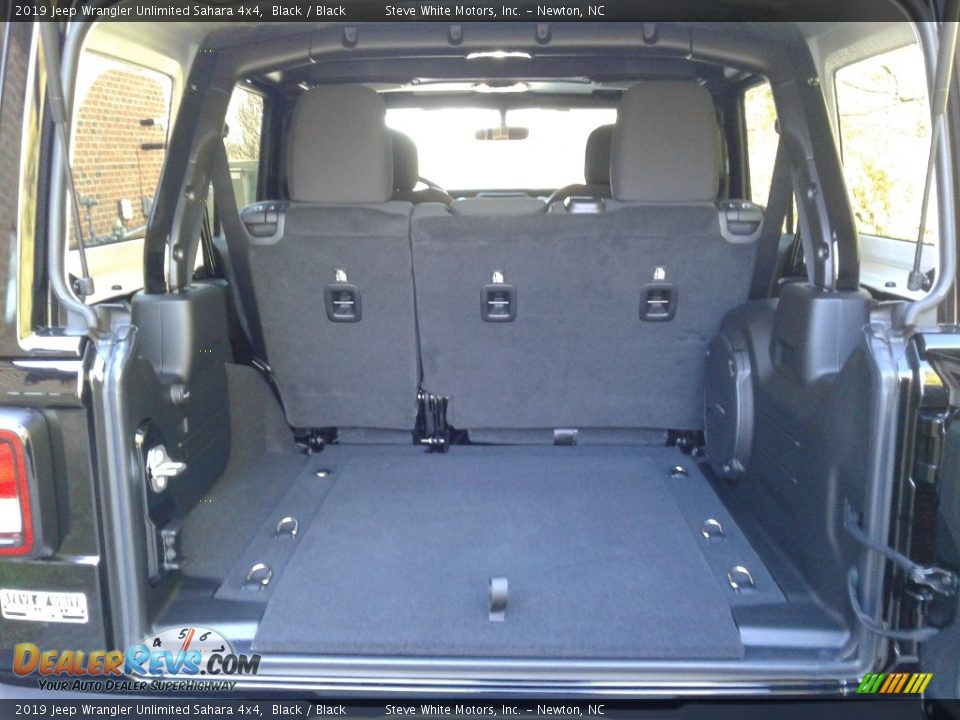 2019 Jeep Wrangler Unlimited Sahara 4x4 Black / Black Photo #12