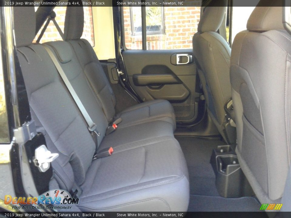 2019 Jeep Wrangler Unlimited Sahara 4x4 Black / Black Photo #14