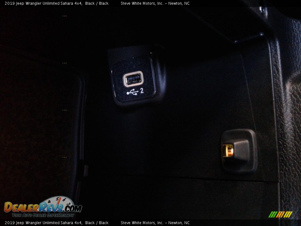2019 Jeep Wrangler Unlimited Sahara 4x4 Black / Black Photo #31