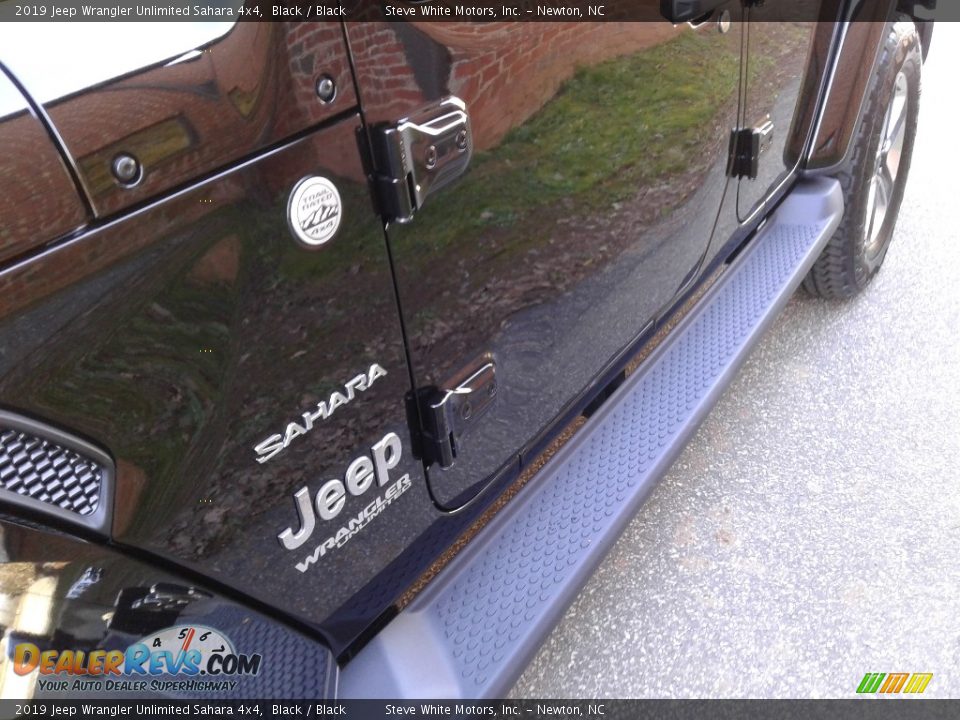 2019 Jeep Wrangler Unlimited Sahara 4x4 Black / Black Photo #32