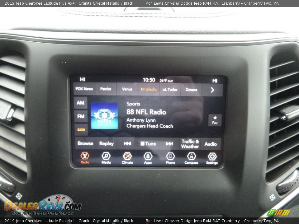 2019 Jeep Cherokee Latitude Plus 4x4 Granite Crystal Metallic / Black Photo #16