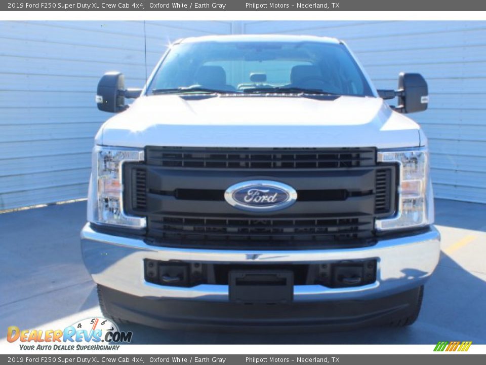 2019 Ford F250 Super Duty XL Crew Cab 4x4 Oxford White / Earth Gray Photo #3