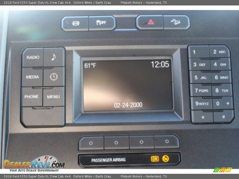 2019 Ford F250 Super Duty XL Crew Cab 4x4 Oxford White / Earth Gray Photo #11