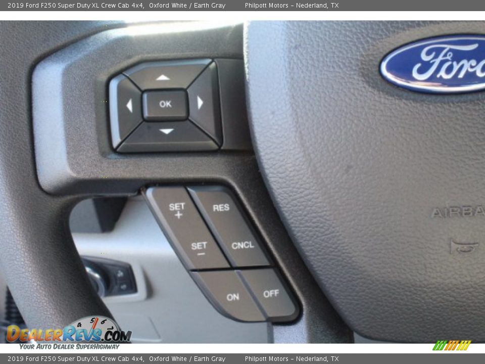 2019 Ford F250 Super Duty XL Crew Cab 4x4 Oxford White / Earth Gray Photo #14
