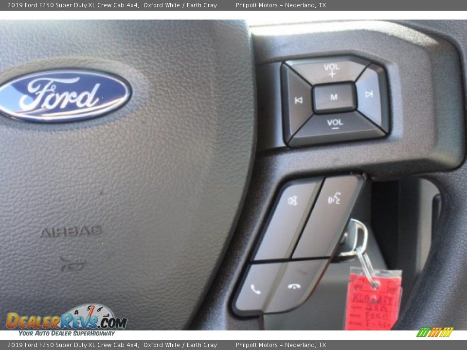 2019 Ford F250 Super Duty XL Crew Cab 4x4 Oxford White / Earth Gray Photo #15