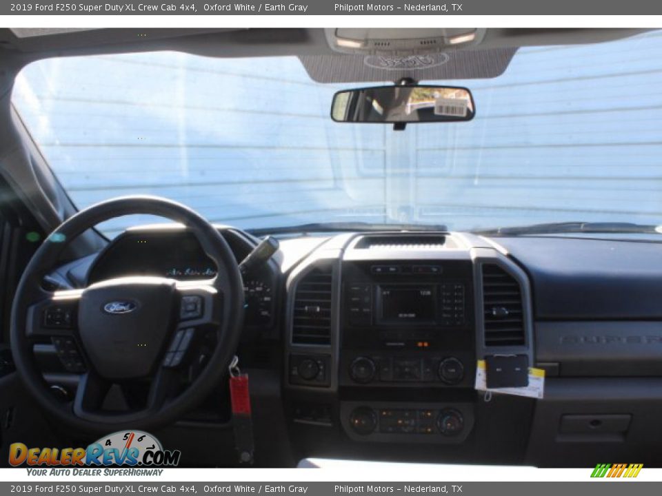 2019 Ford F250 Super Duty XL Crew Cab 4x4 Oxford White / Earth Gray Photo #18