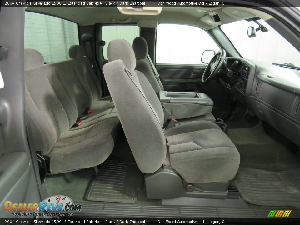 2004 Chevrolet Silverado 1500 LS Extended Cab 4x4 Black / Dark Charcoal Photo #20