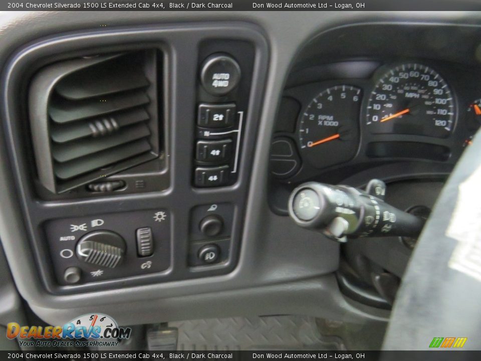 2004 Chevrolet Silverado 1500 LS Extended Cab 4x4 Black / Dark Charcoal Photo #25