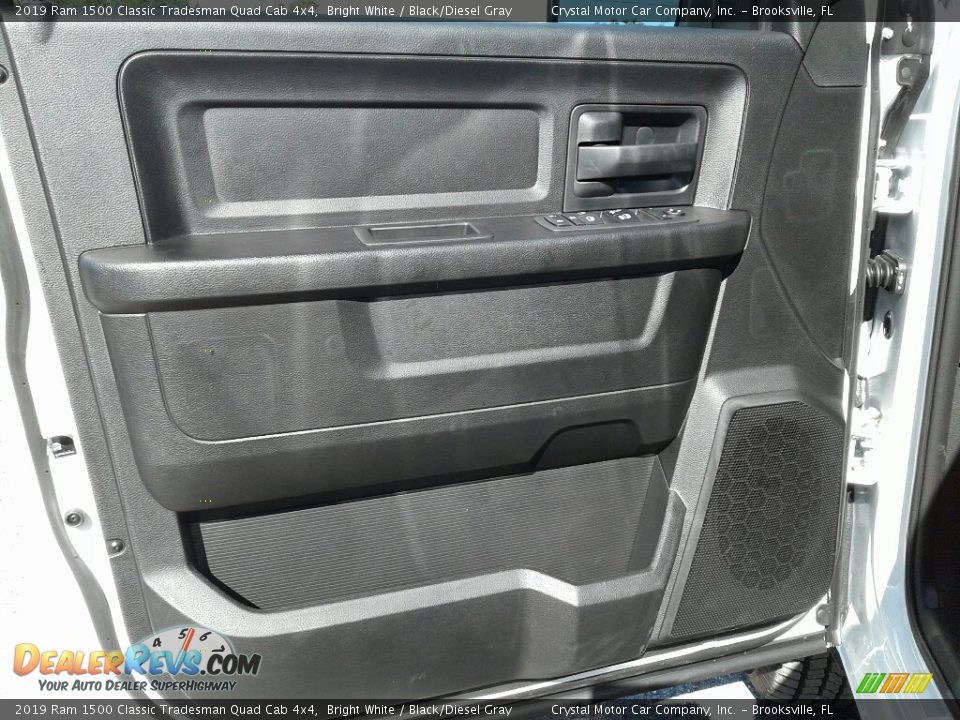 2019 Ram 1500 Classic Tradesman Quad Cab 4x4 Bright White / Black/Diesel Gray Photo #17