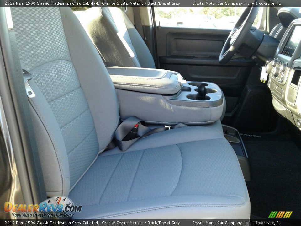 2019 Ram 1500 Classic Tradesman Crew Cab 4x4 Granite Crystal Metallic / Black/Diesel Gray Photo #12