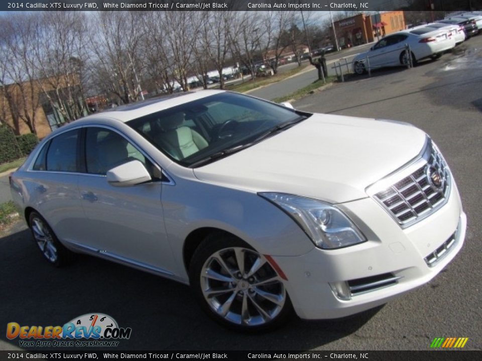 2014 Cadillac XTS Luxury FWD White Diamond Tricoat / Caramel/Jet Black Photo #3