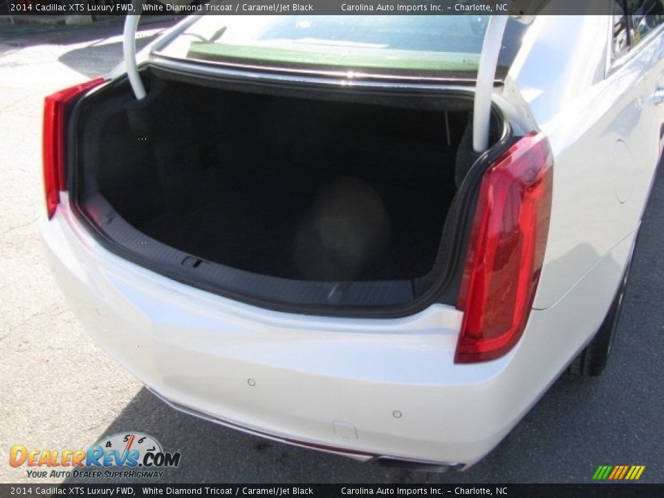 2014 Cadillac XTS Luxury FWD White Diamond Tricoat / Caramel/Jet Black Photo #21