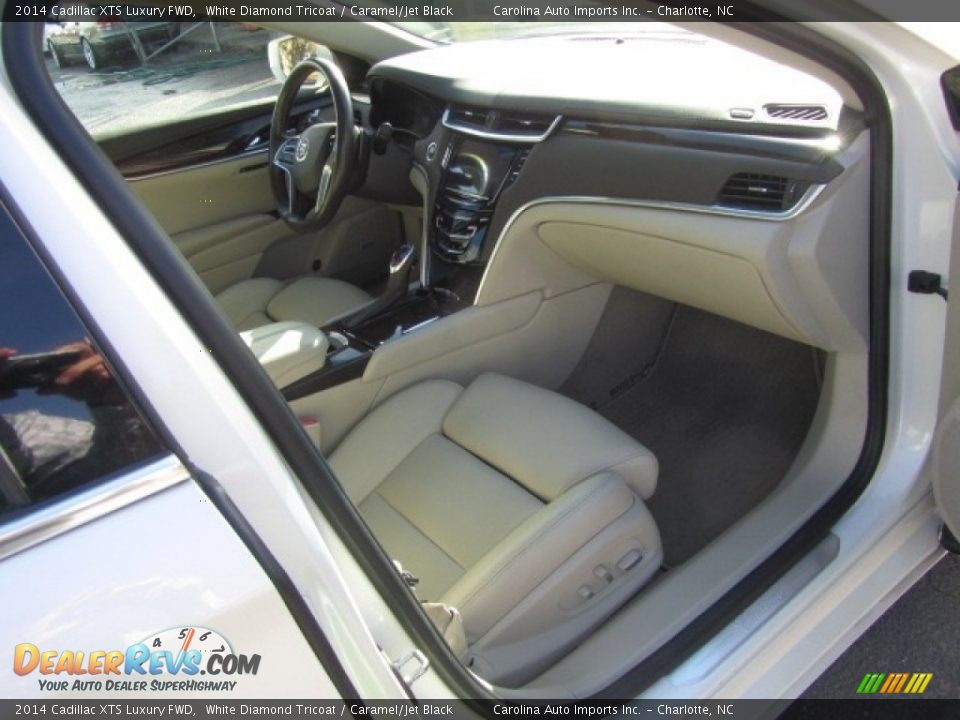 2014 Cadillac XTS Luxury FWD White Diamond Tricoat / Caramel/Jet Black Photo #22