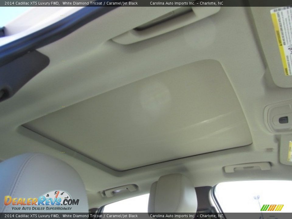 2014 Cadillac XTS Luxury FWD White Diamond Tricoat / Caramel/Jet Black Photo #24