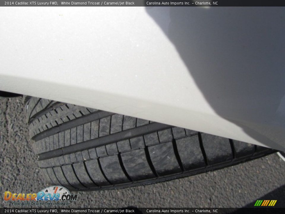 2014 Cadillac XTS Luxury FWD White Diamond Tricoat / Caramel/Jet Black Photo #27