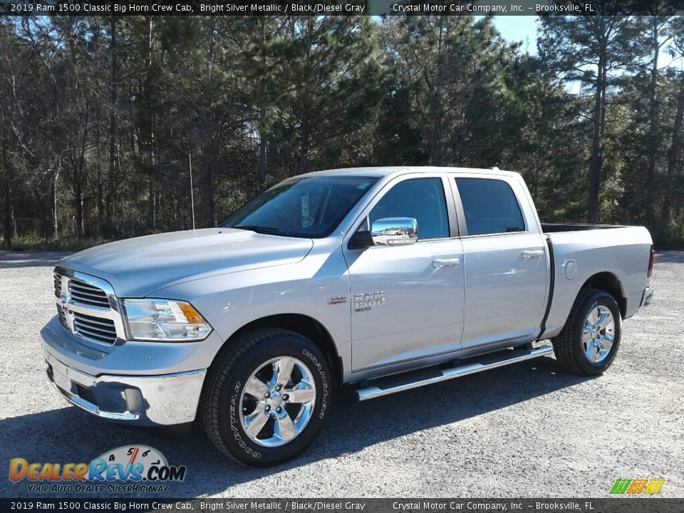 Front 3/4 View of 2019 Ram 1500 Classic Big Horn Crew Cab Photo #1