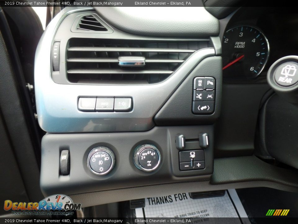 Controls of 2019 Chevrolet Tahoe Premier 4WD Photo #25