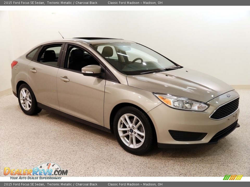 2015 Ford Focus SE Sedan Tectonic Metallic / Charcoal Black Photo #1