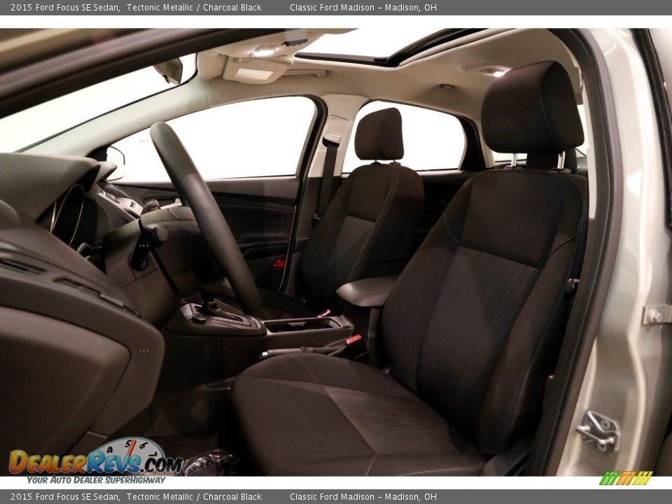 2015 Ford Focus SE Sedan Tectonic Metallic / Charcoal Black Photo #5