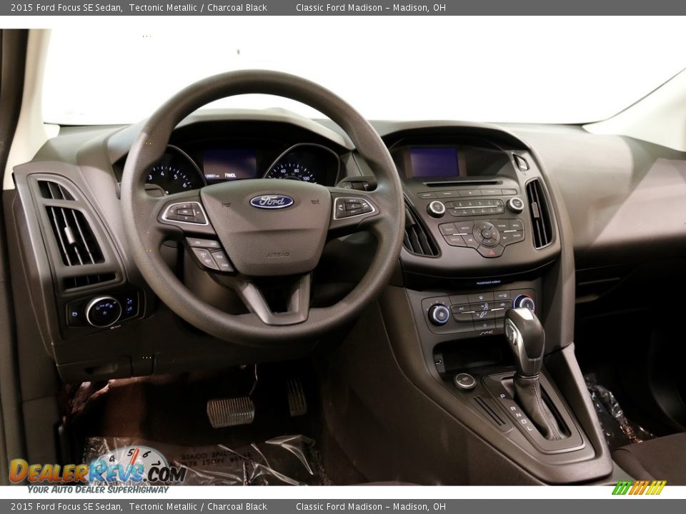2015 Ford Focus SE Sedan Tectonic Metallic / Charcoal Black Photo #6