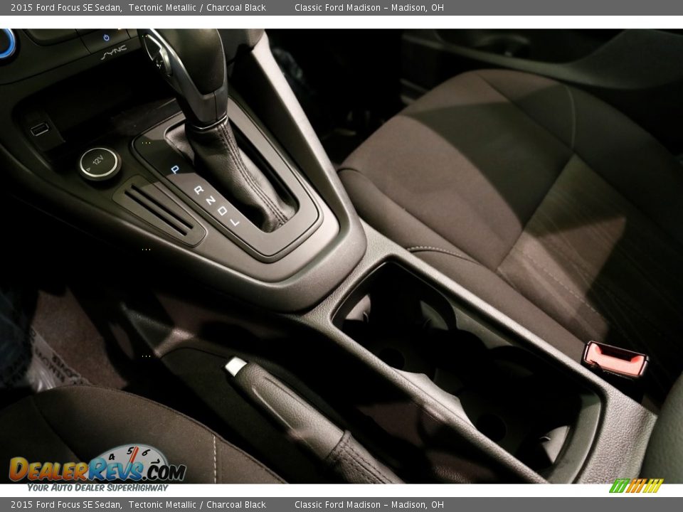 2015 Ford Focus SE Sedan Tectonic Metallic / Charcoal Black Photo #12