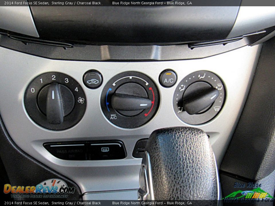 2014 Ford Focus SE Sedan Sterling Gray / Charcoal Black Photo #19