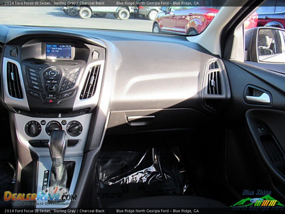 2014 Ford Focus SE Sedan Sterling Gray / Charcoal Black Photo #23