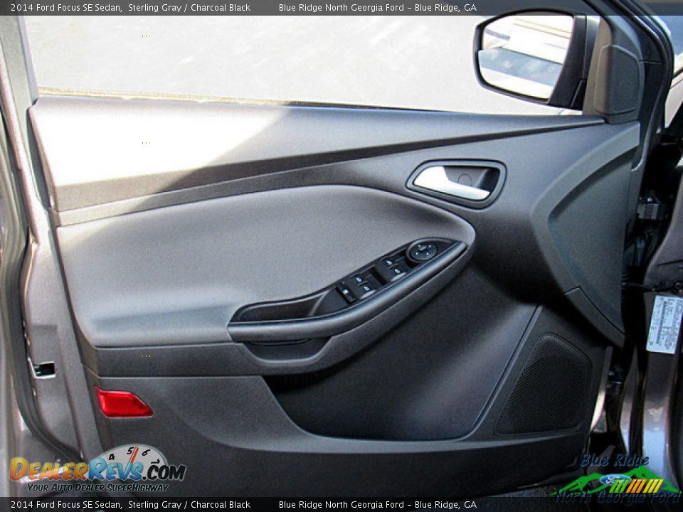 2014 Ford Focus SE Sedan Sterling Gray / Charcoal Black Photo #25