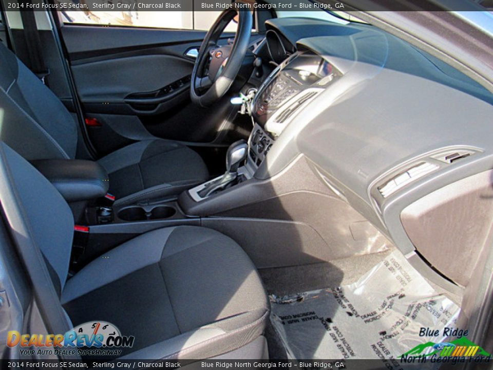 2014 Ford Focus SE Sedan Sterling Gray / Charcoal Black Photo #27
