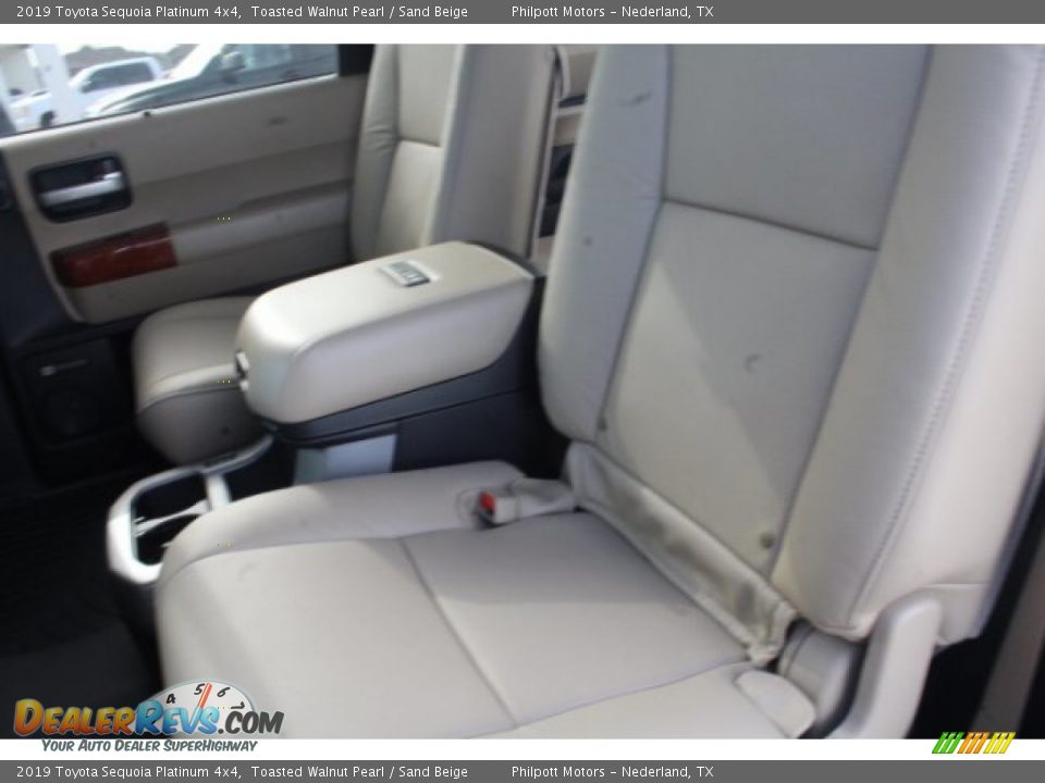 2019 Toyota Sequoia Platinum 4x4 Toasted Walnut Pearl / Sand Beige Photo #18