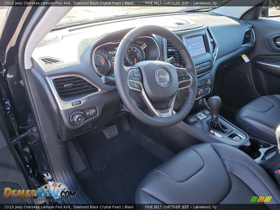 2019 Jeep Cherokee Latitude Plus 4x4 Diamond Black Crystal Pearl / Black Photo #7