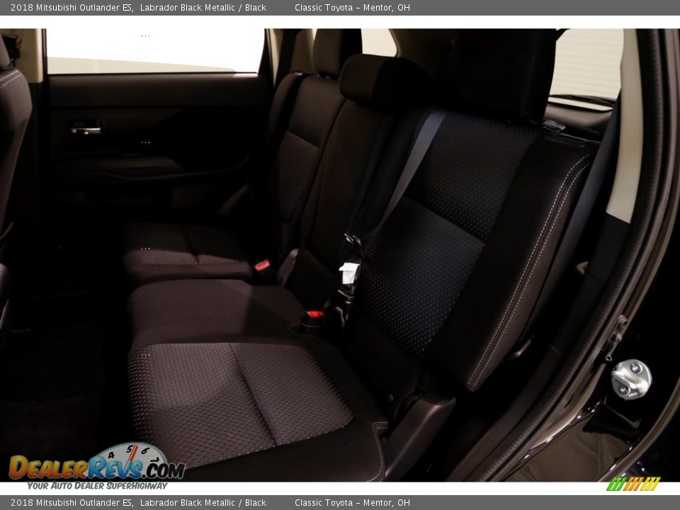 2018 Mitsubishi Outlander ES Labrador Black Metallic / Black Photo #16