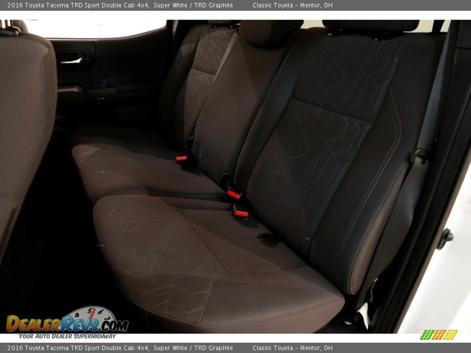2016 Toyota Tacoma TRD Sport Double Cab 4x4 Super White / TRD Graphite Photo #17