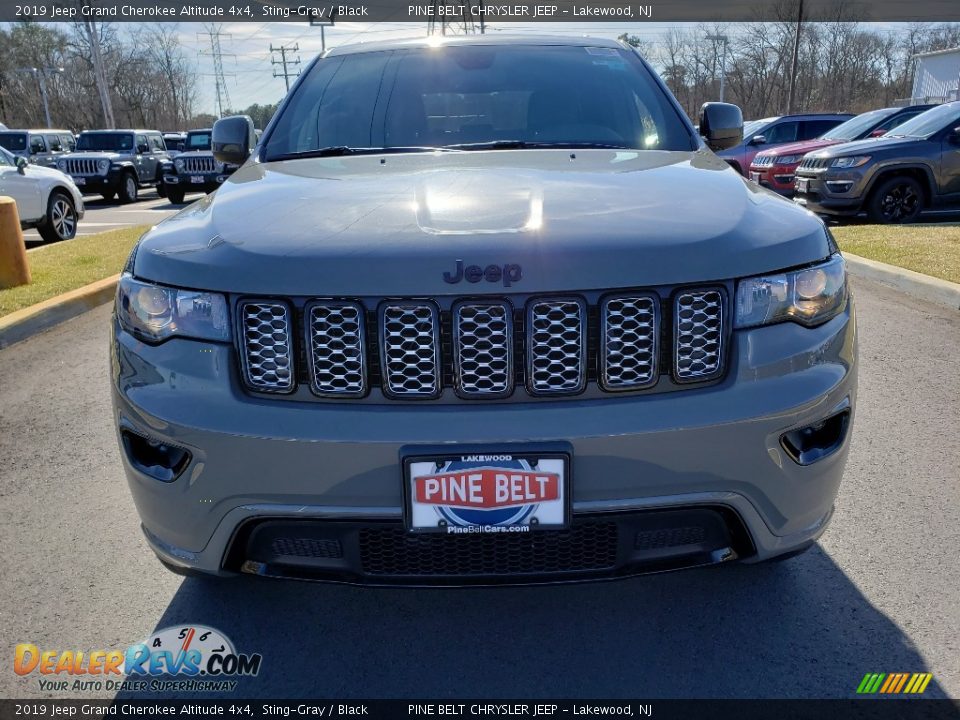 2019 Jeep Grand Cherokee Altitude 4x4 Sting-Gray / Black Photo #2