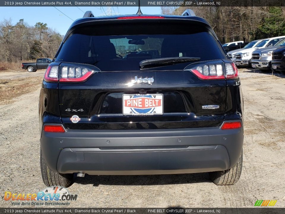 2019 Jeep Cherokee Latitude Plus 4x4 Diamond Black Crystal Pearl / Black Photo #5