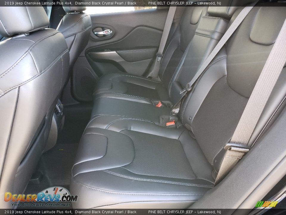 2019 Jeep Cherokee Latitude Plus 4x4 Diamond Black Crystal Pearl / Black Photo #6