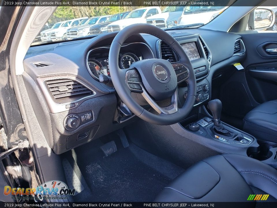 2019 Jeep Cherokee Latitude Plus 4x4 Diamond Black Crystal Pearl / Black Photo #7