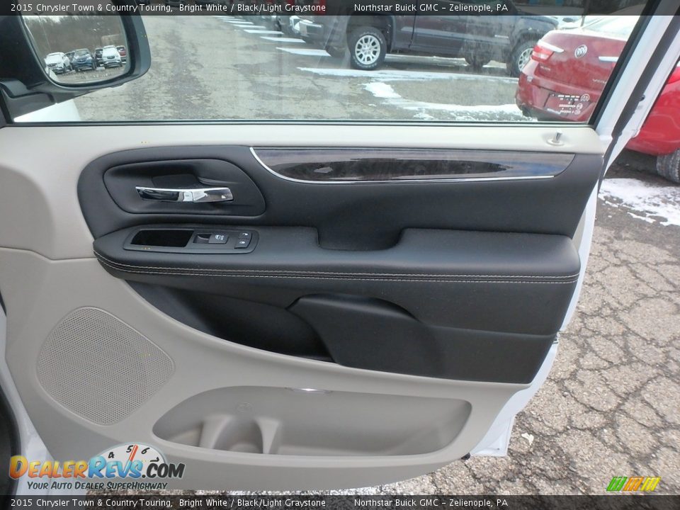 2015 Chrysler Town & Country Touring Bright White / Black/Light Graystone Photo #7