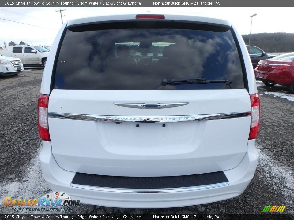2015 Chrysler Town & Country Touring Bright White / Black/Light Graystone Photo #10