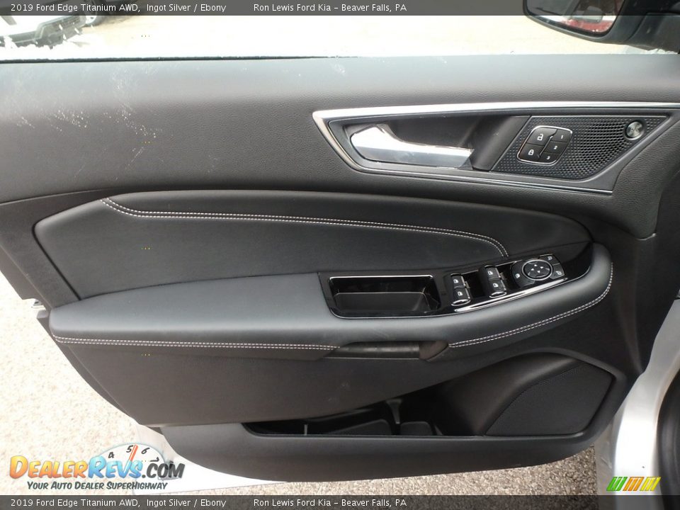 Door Panel of 2019 Ford Edge Titanium AWD Photo #14