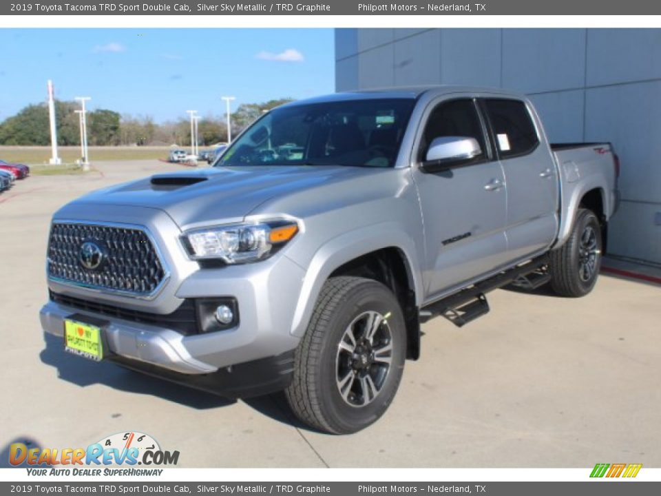 Front 3/4 View of 2019 Toyota Tacoma TRD Sport Double Cab Photo #4