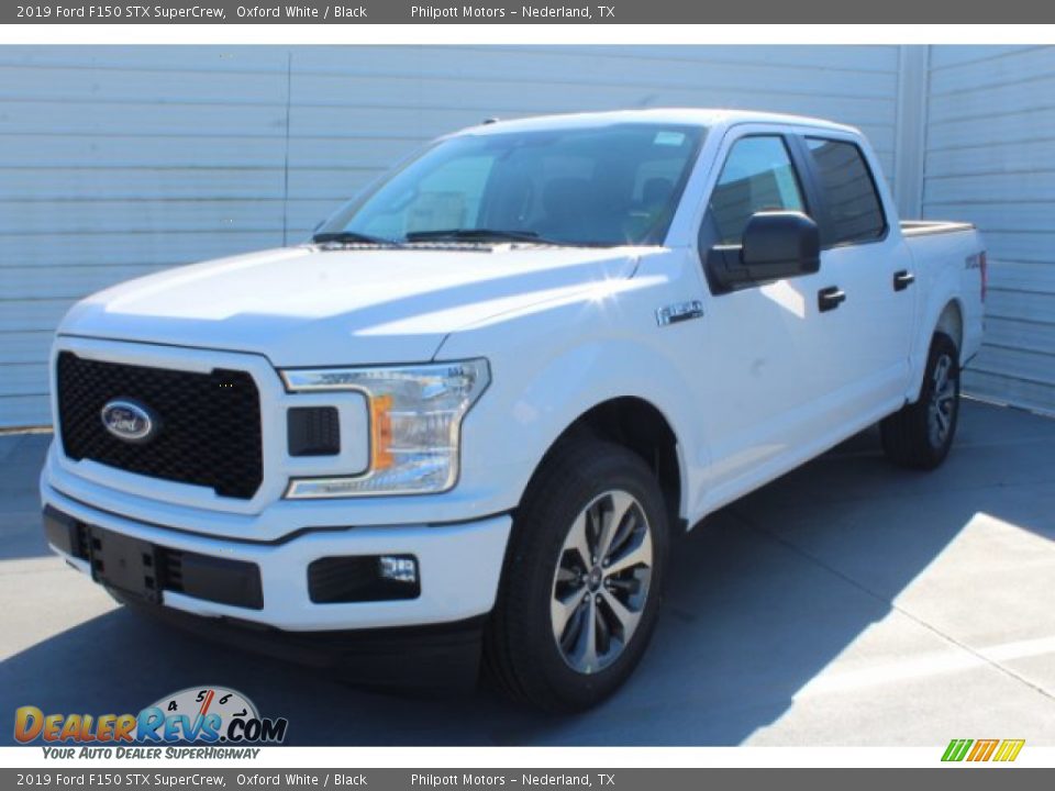 Front 3/4 View of 2019 Ford F150 STX SuperCrew Photo #4