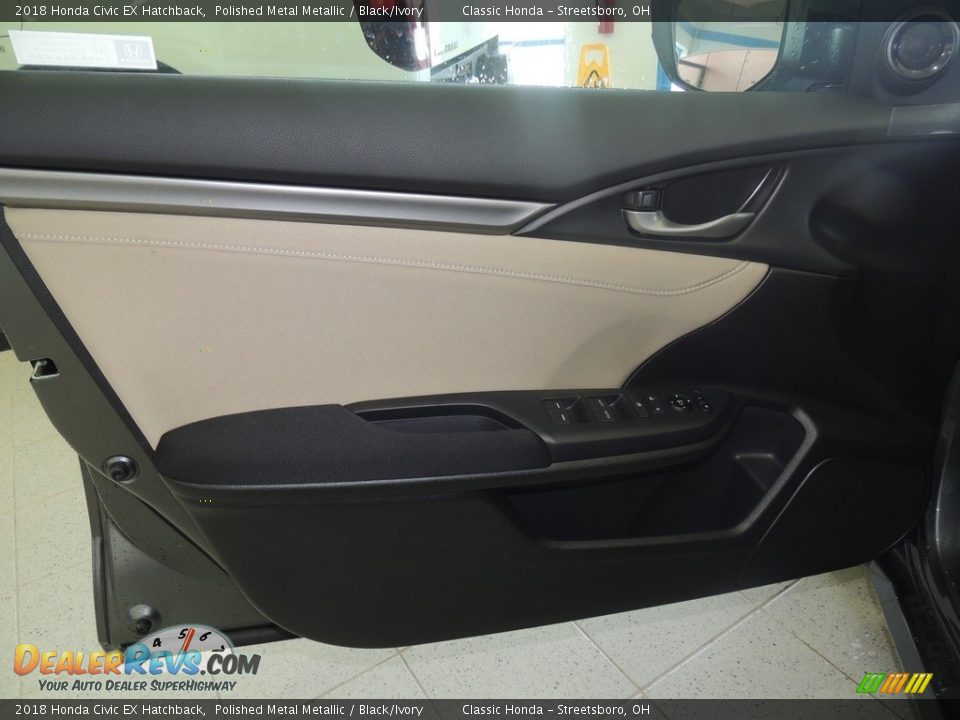 2018 Honda Civic EX Hatchback Polished Metal Metallic / Black/Ivory Photo #9