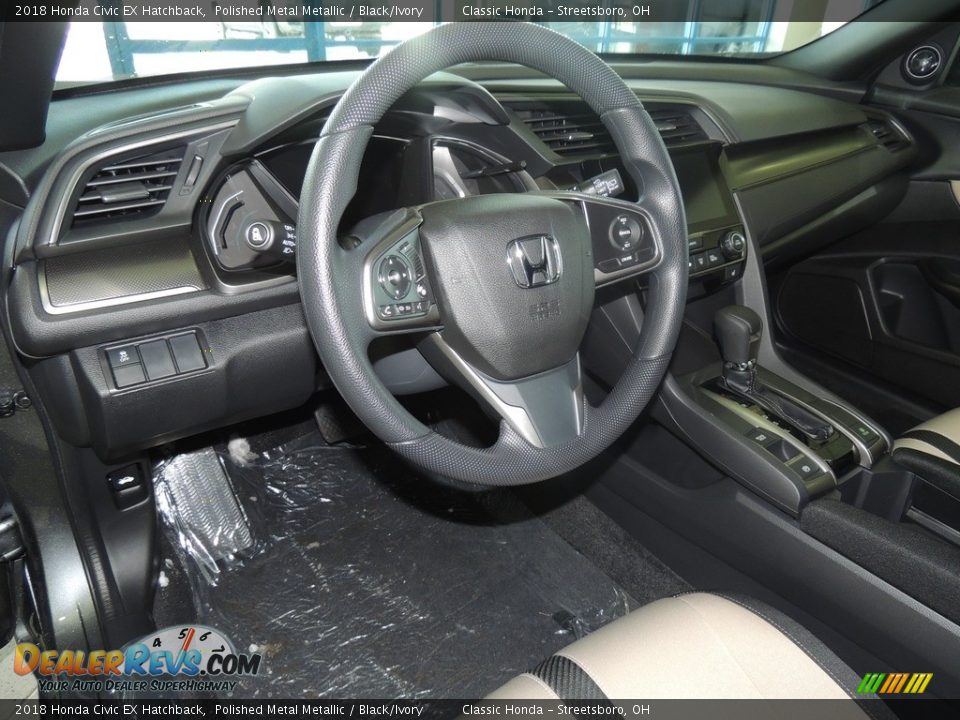 2018 Honda Civic EX Hatchback Polished Metal Metallic / Black/Ivory Photo #11