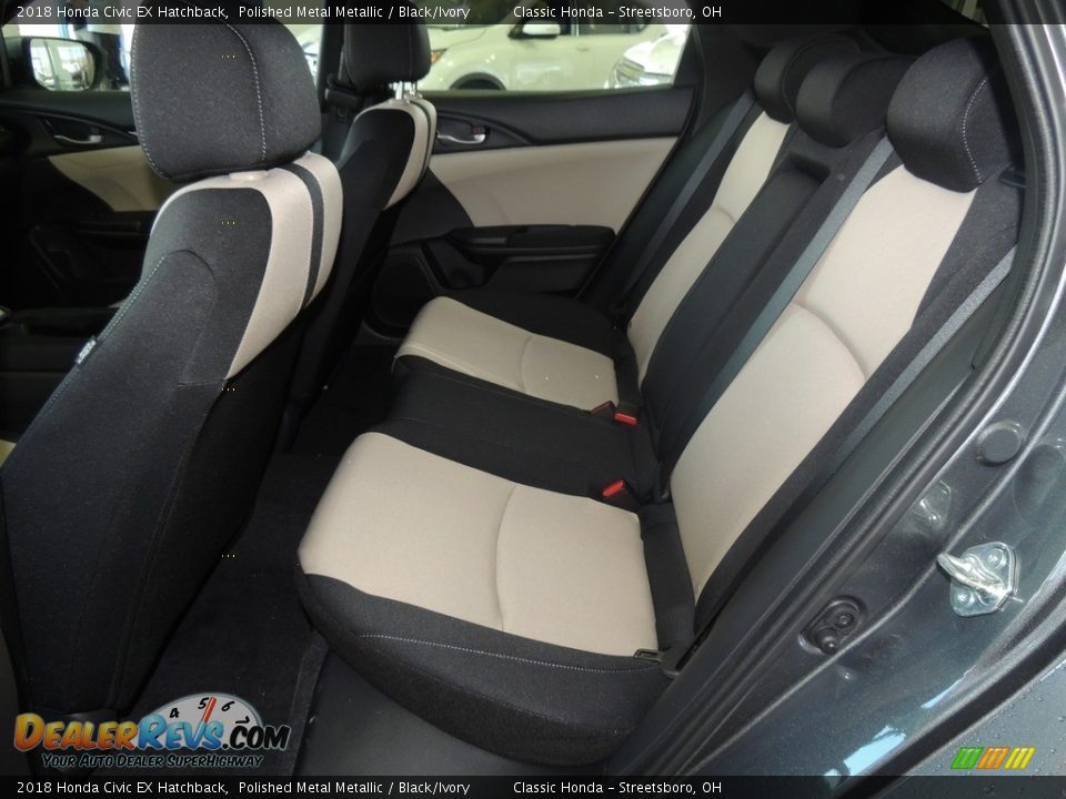 2018 Honda Civic EX Hatchback Polished Metal Metallic / Black/Ivory Photo #13