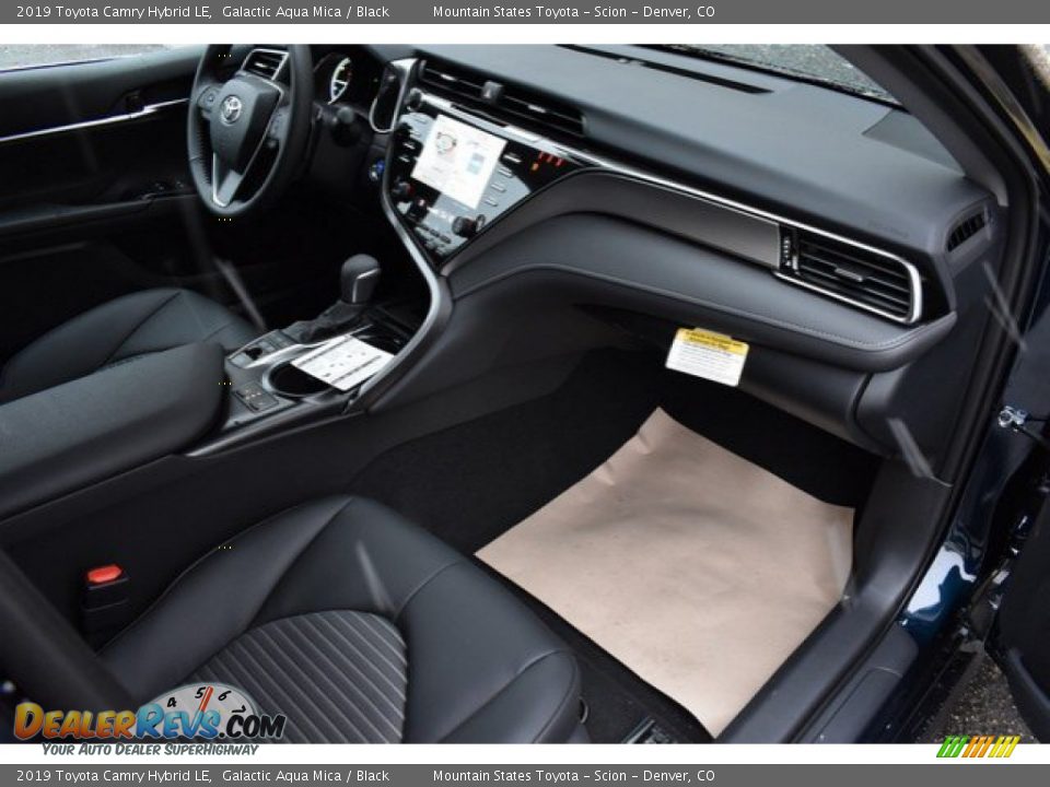 2019 Toyota Camry Hybrid LE Galactic Aqua Mica / Black Photo #11