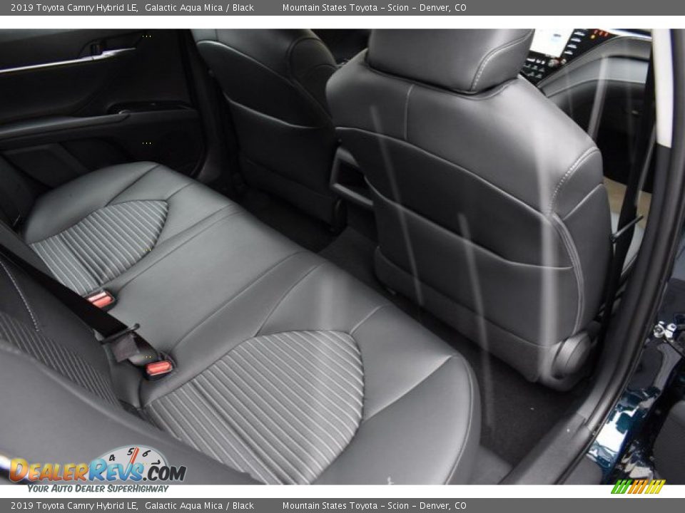 2019 Toyota Camry Hybrid LE Galactic Aqua Mica / Black Photo #17