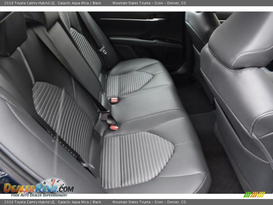 2019 Toyota Camry Hybrid LE Galactic Aqua Mica / Black Photo #18
