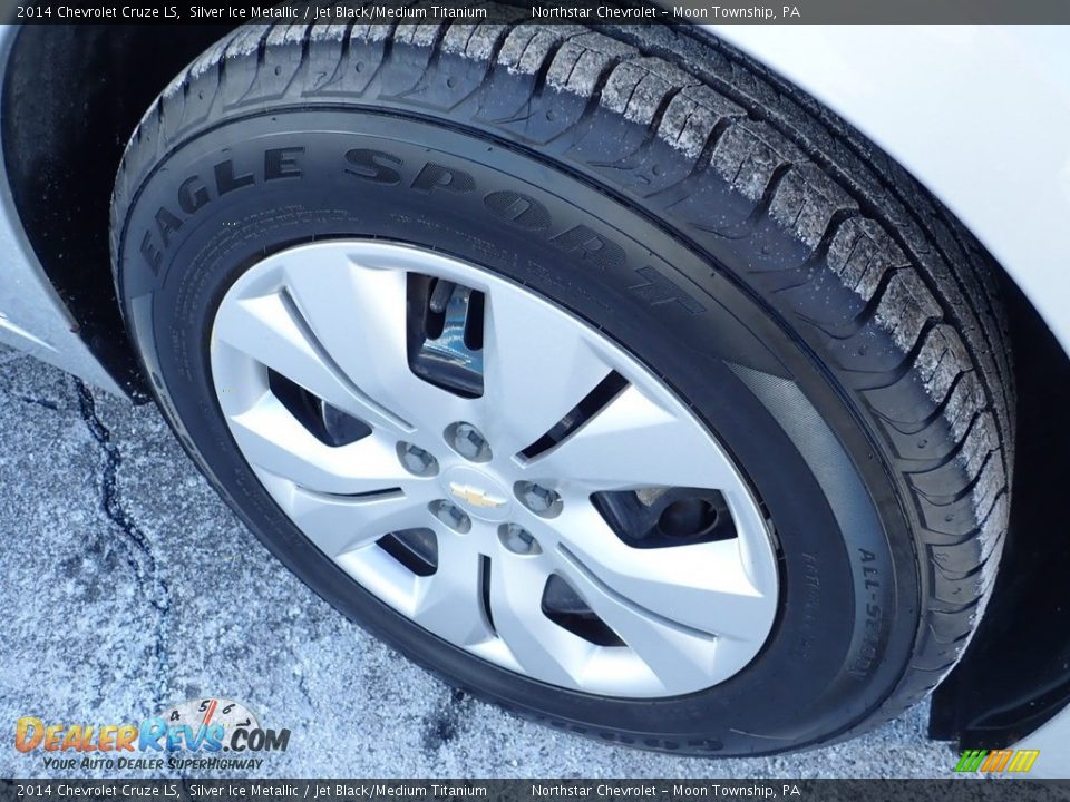 2014 Chevrolet Cruze LS Silver Ice Metallic / Jet Black/Medium Titanium Photo #13