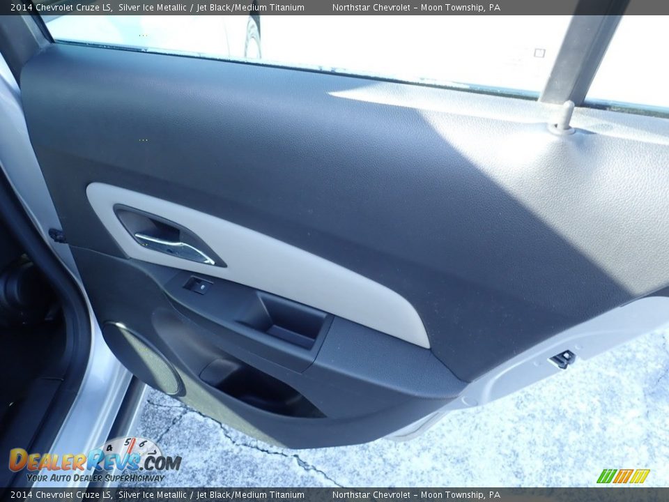 2014 Chevrolet Cruze LS Silver Ice Metallic / Jet Black/Medium Titanium Photo #18